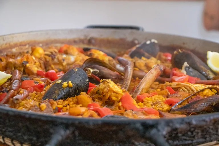 Paella de pescado y marisco Sa Trenka
