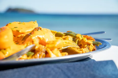 Bullit de peix con vista al mar